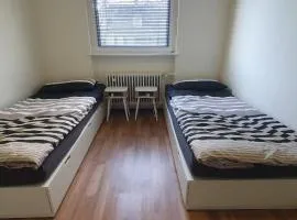 Zimmer 3 von 3 mit Gemeinschaftsbad-Küche, 30min Köln Messe Bahnhof, 5min Leverkusen Bahnhof Zentrum