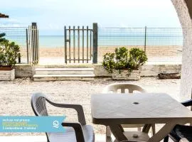 RS315 - Marcelli, bilocale in residence fronte mare