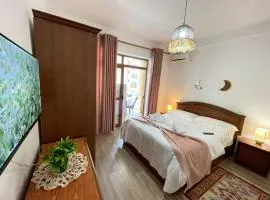 Studio Place Square 21