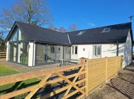 Luxury Victorian Stables with Starlink internet and pet friendly garden