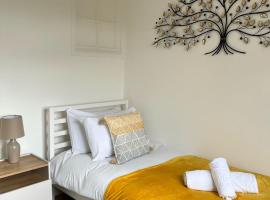 Southampton Hospital Lodge - 3 bed house, driveway parking, high speed wifi, hotel a Southampton
