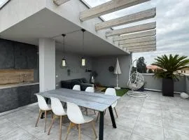 The Jazz Terrace - Relaxing Place with Pool
