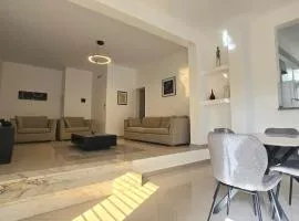 Cozy One-Bedroom Apartment