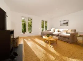 Watersmeet Edge, Terrace, 2BR and 2BA, River Views, Parking