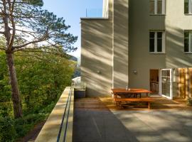 Watersmeet Edge, Terrace, 2BR and 2BA, River Views, Parking, ubytovanie s k&uacute;peľmi onsen v destin&aacute;cii Lynmouth