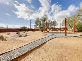 Mtn-View Home about 8 Mi to Joshua Tree Natl Park!