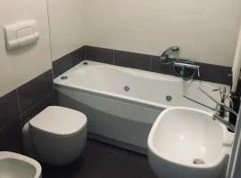 Stanza privata con bagno su appartamento condiviso