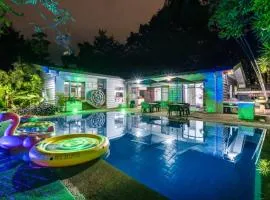Casa Privada en el poblado despedidas de soltero fiesta picsina jacuzzi