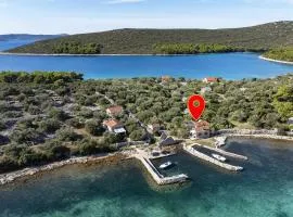 Secluded fisherman's cottage Cove Ladjin - Landjin, Pasman - 24044