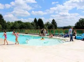 Holiday home with campsite pool