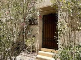 1022 · Charming 2BR Townhouse
