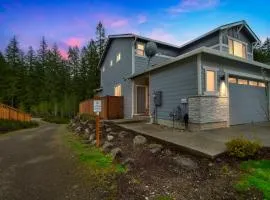 Cozy Oasis in Port Orchard - Private 1BR Suite with Trails