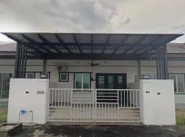 Aleesa Homestay