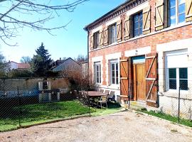 Gîte au calme de la campagne, jardin, billard, parking, hotel in Écury-sur-Coole