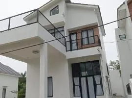 Tropical garden regency N2