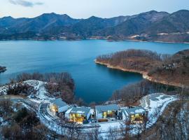 Jecheon The Shine Cheongpung, hotel dengan jakuzi di Chungju