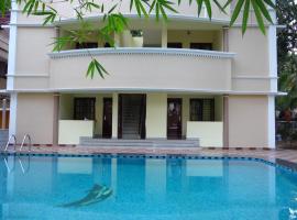 Ganesh Ayurveda Holiday Home bed and breakfast, hotel in Kovalam