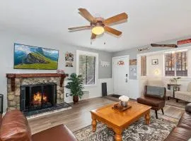 Babbs Getaway Big Bear w Patio Balcony & Fireplace