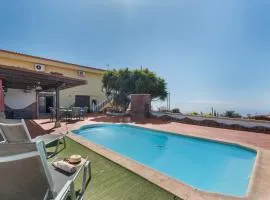 Casa Tenades