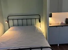 Private Room in Cologne Poll