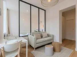 Grand studio rénové, proche tram