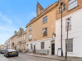 The Bridgeton - Stunning Central 6 Bedroom Abode in Central Bath