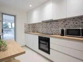 Seaside Elegance Brand New 2BD Luxury Stay