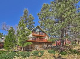 Bear Canyon: Large Cabin, Beautiful Views & HotTub, nhà khách ở Big Bear Lake
