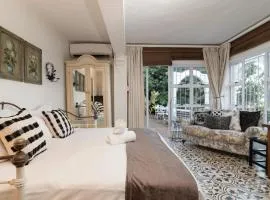 Moonlit Tides Cottage