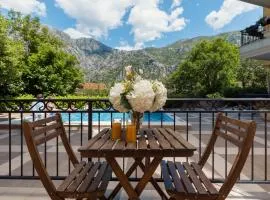 Pool Home near the Old Town