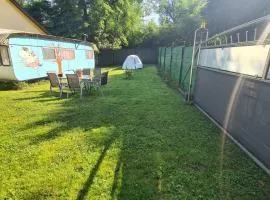 Erlebe unseren Verein im geräumigen Wohnwagen!