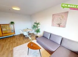 Apartment mit bodengleicher Dusche, 170m bis zur Haltestelle Linie 5, WLAN