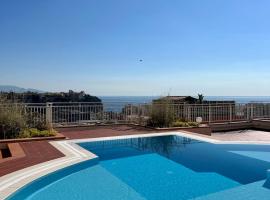Charmant studio, piscine, vue mer proche Monaco, ξενοδοχείο στο Cap d'Ail
