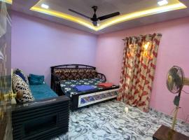 Private Room At Sai Sanis Villa Ghodbender Road Kasarvadavali Thane West, Hotel in Kolshet