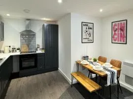 Modern 1-Bed Apartment - Sleeps 4 & Central Links
