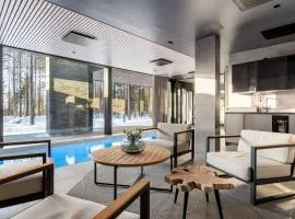 House Of Grey by Aavalevi Holidays, Luxury Villa with private pool
