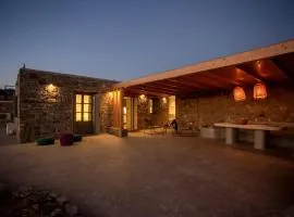 Private apartment sea view yard