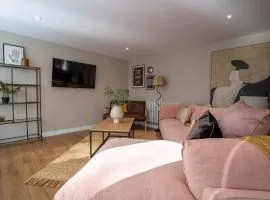 Church Road Retreats - Coral Cottage