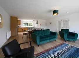 Heathercroft House-Modern 3 bed house with stunning views