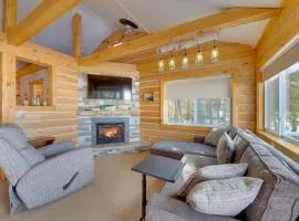 Palmyra Cottage with Deck on Whites Pond!