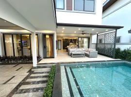 Zensiri Brand New Luxury Pool Villa, villa in Pattaya Central