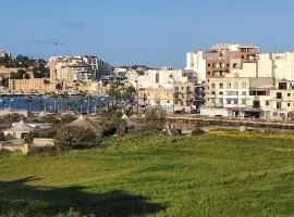 Seaview Apartment full of all commodities needed