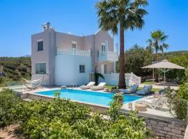 Infinity Villa with Pool, BBQ and Ping-Pong Table, 2km from the beach