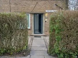 Newly Refurbed, Driveway, 4-BR House, Ensuite