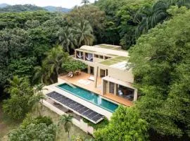 Sparkling 3BR Villa with Pool at Mesa de Yeguas