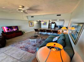 Wyndham Ocean Walk Penthouse Floor 1 BR Resort Condo Direct Oceanfront - Daytona Funland 1908, hotel v destinaci Daytona Beach