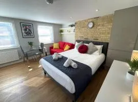 Luxury Apartment with King-size Bed in Central Cambridge - Walk to Station and City Centre