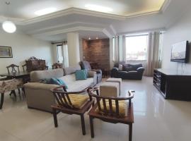 Apartamento amplo ao lado da Avenida da Moda, hotel v destinaci Passos