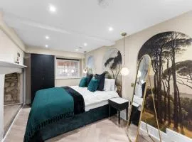 5 Star Lux Abode in Central Bath - Games Room