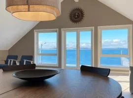 Pulpit Rock - Home with balcony & amazing views